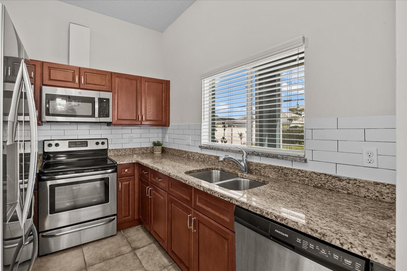 961 SW Consolata Avenue — photo 11