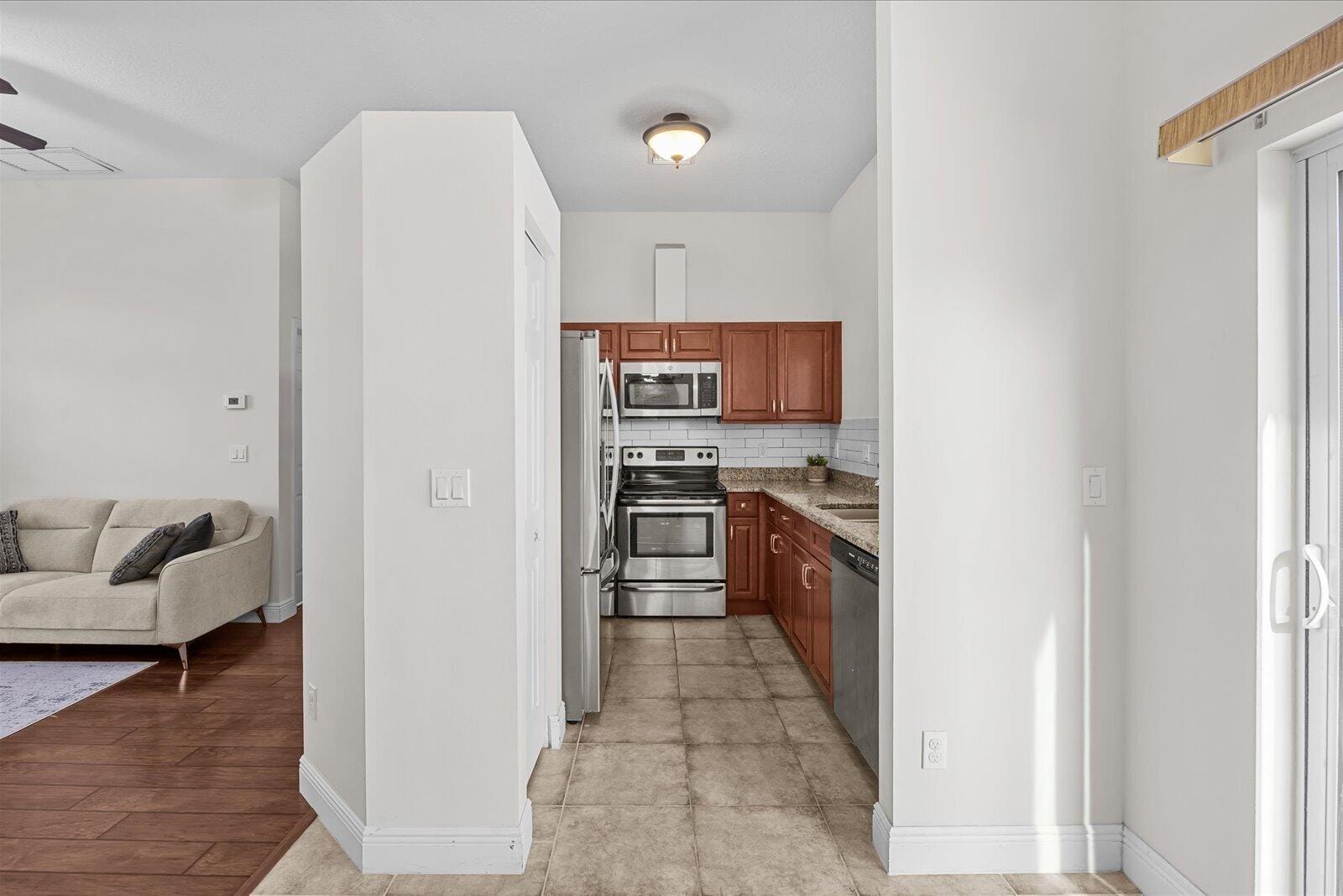 961 SW Consolata Avenue — photo 9