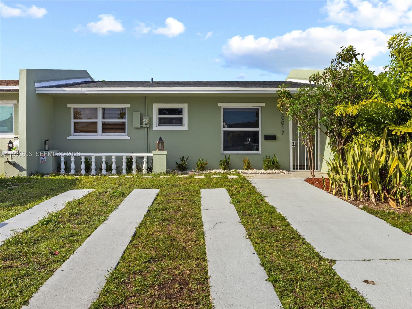 10017 SW 23rd Terrace, Miami, FL 33165, Miami