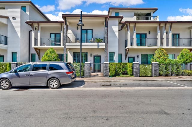 8319 NW 49th Street, Doral, FL 33166