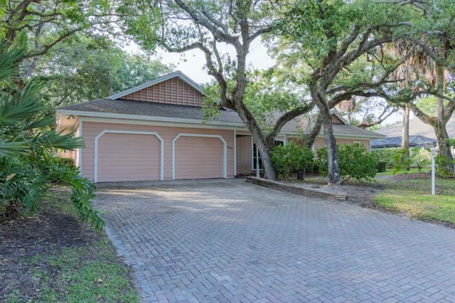 1027 Mangrove Lane, Castaway Cove, Vero Beach, FL