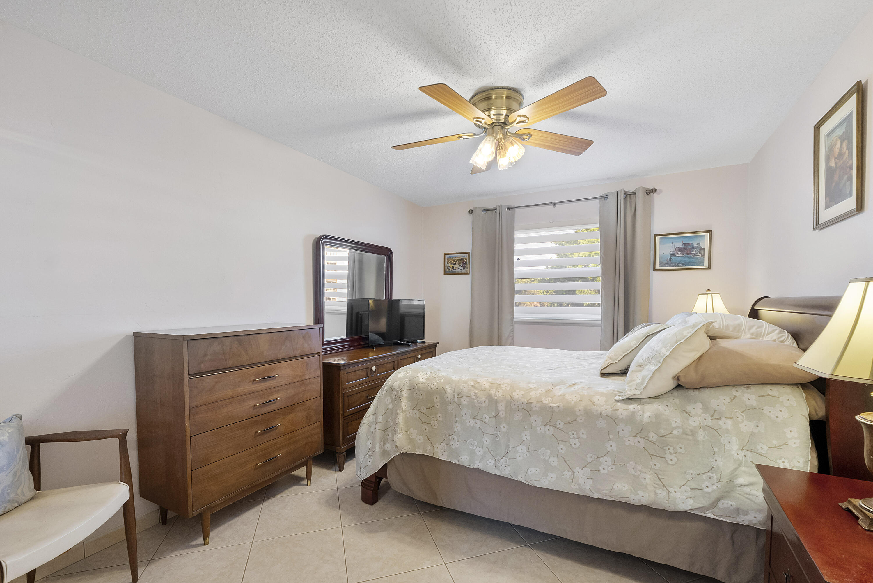 4270 NW 40th Street 205, Lauderdale Lakes, FL 33319, Lauderdale Lakes