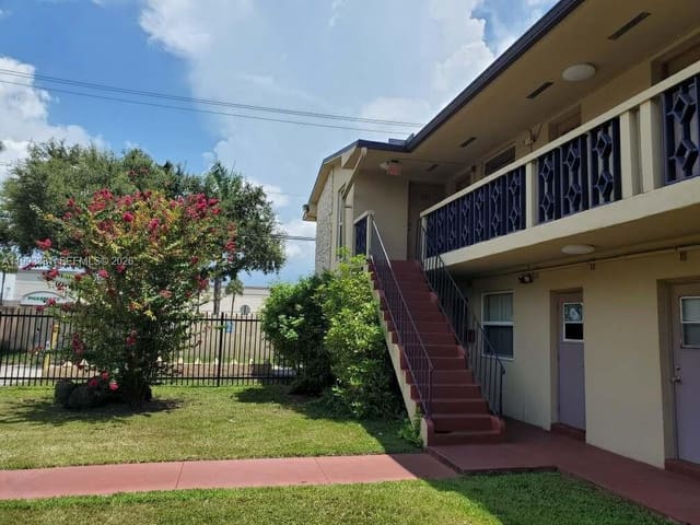 3901 SW 78th Court 221, Miami, FL 33155