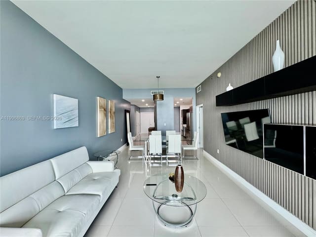 7928 E Dr 805 805, North Bay Village, FL 33141