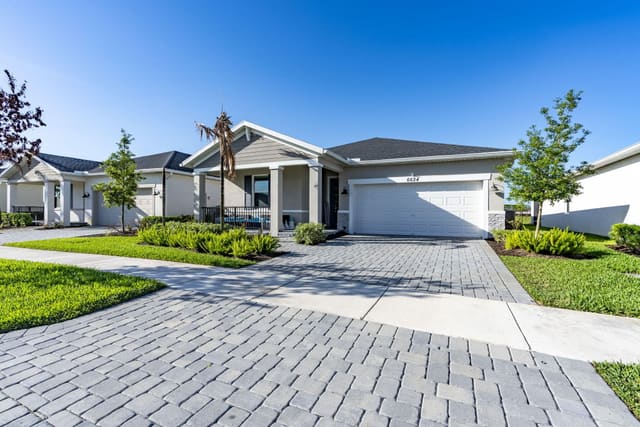 6624 NW Cloverdale Avenue, Port St. Lucie, FL 34987