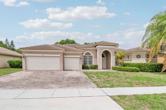1599 Newhaven Point Lane, sold in Stonehaven, West Palm Beach, FL