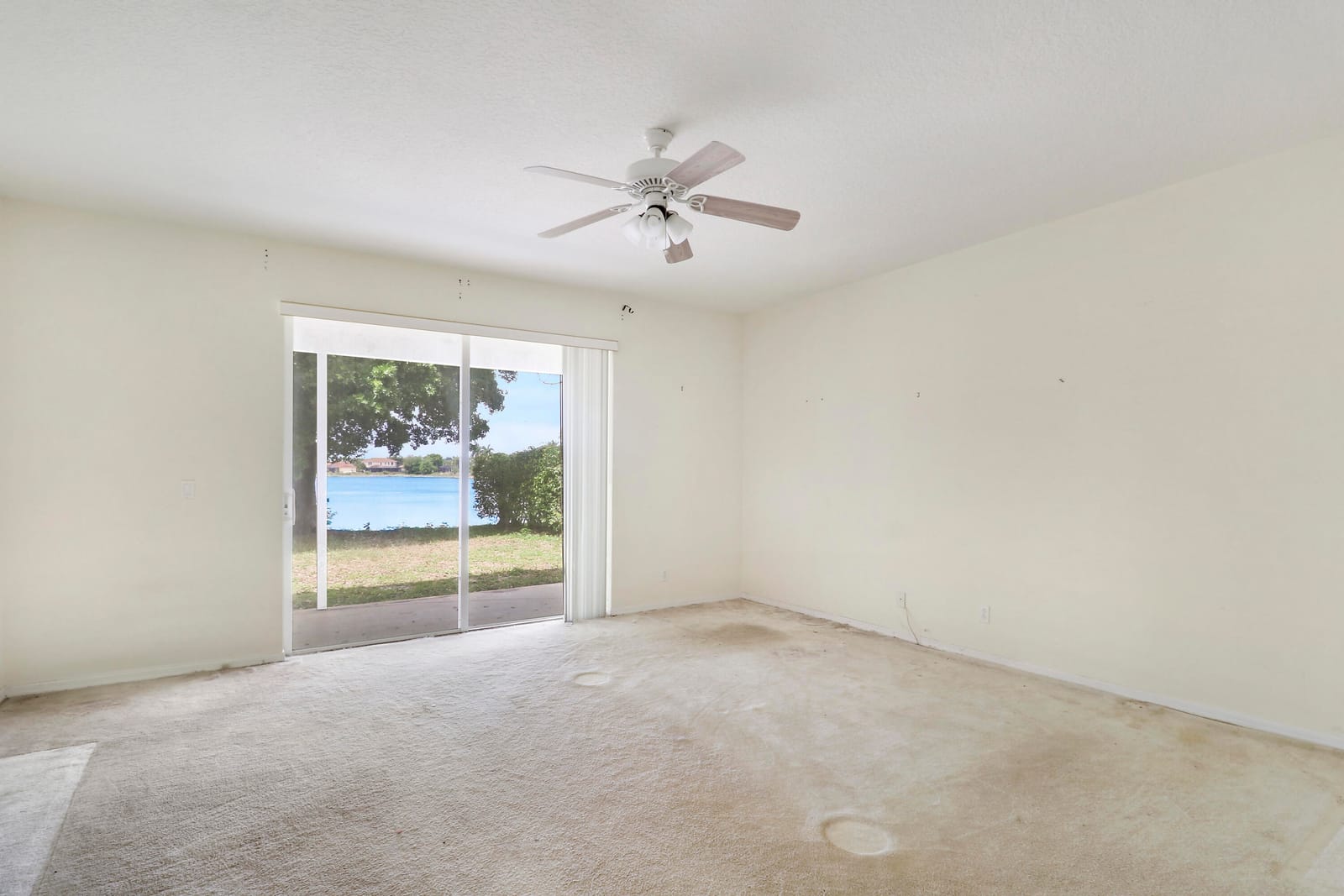 1599 Newhaven Point Lane — photo 8