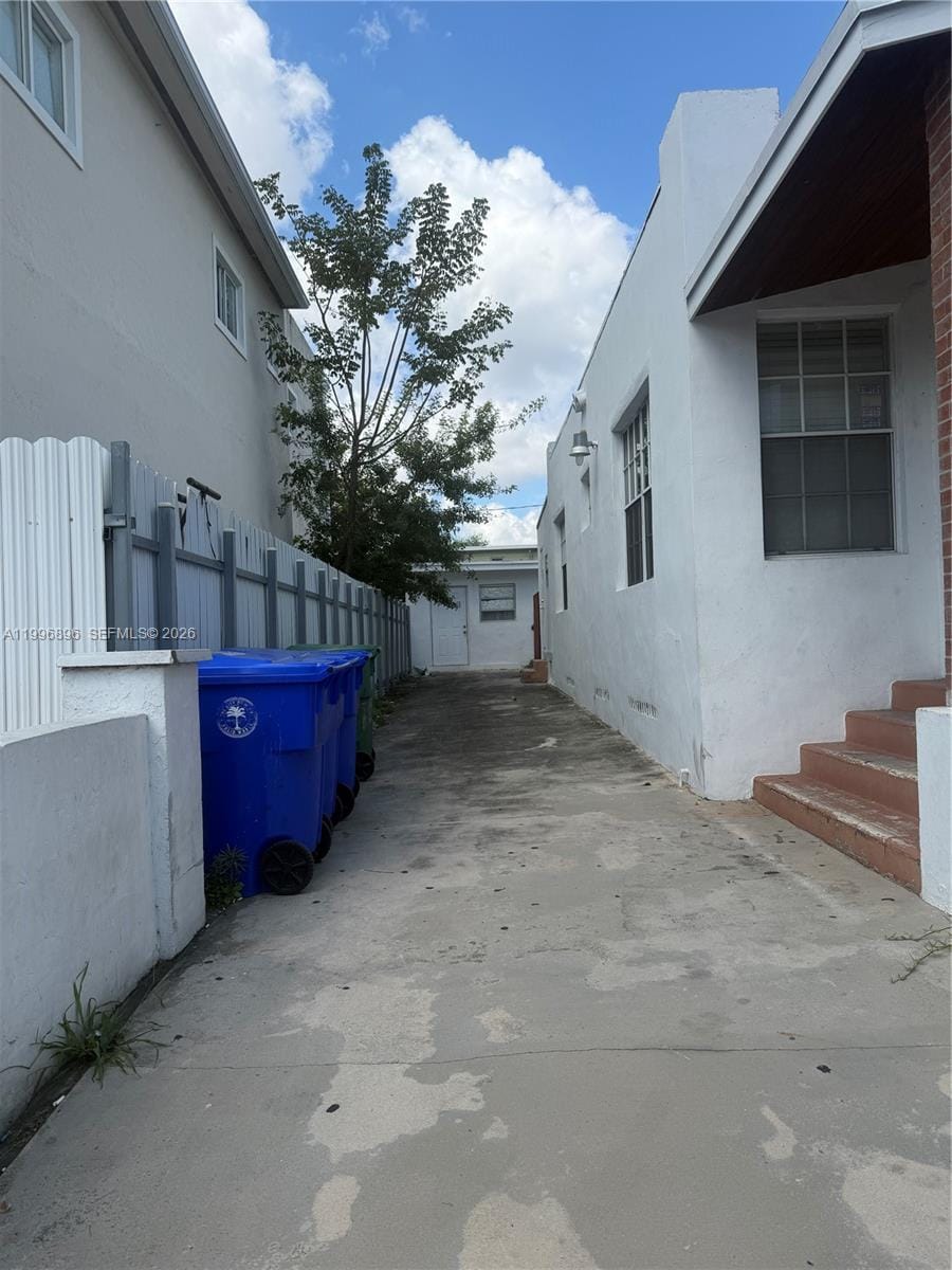 634 SW 10th Avenue — photo 5