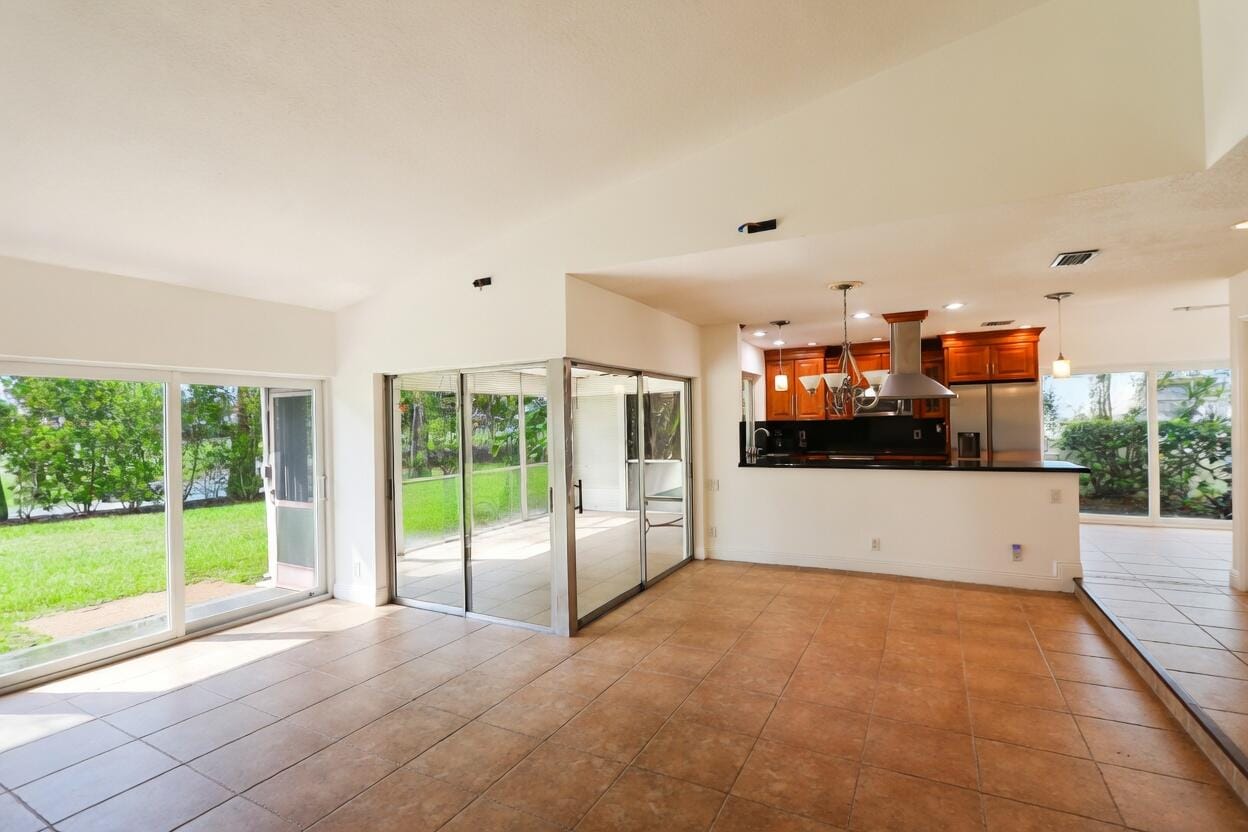 5667 Cameo Drive N, Boca Raton, FL 33433 photo 5