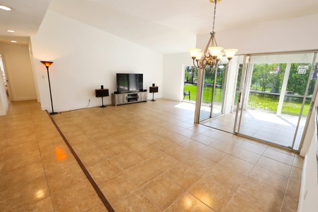 5667 Cameo Drive N, Boca Raton, FL 33433 photo 6