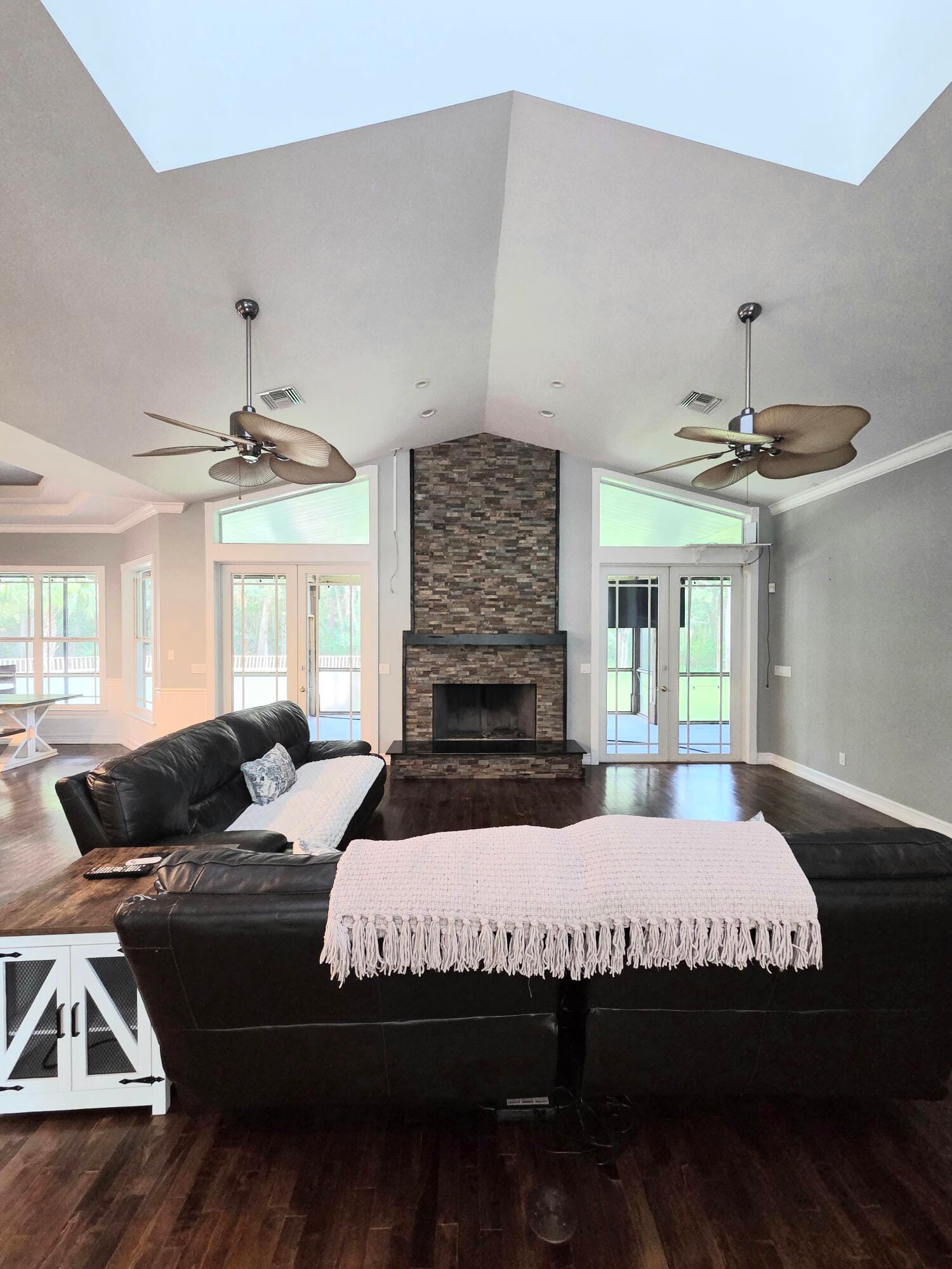 7003 SW Wisteria Terrace — photo 4