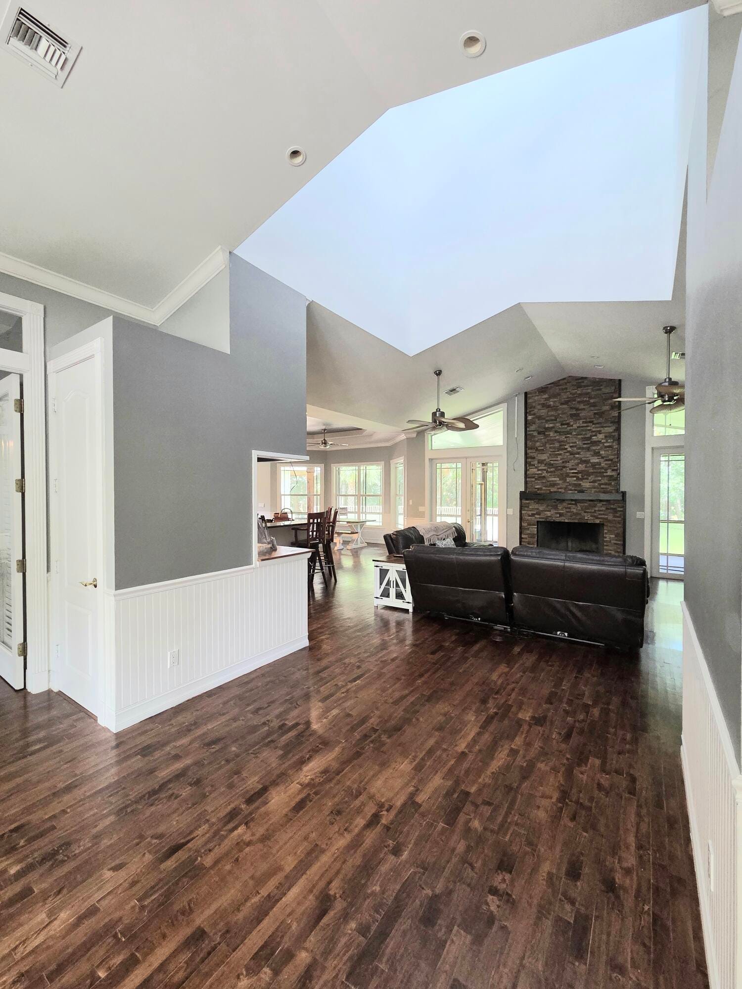 7003 SW Wisteria Terrace — photo 5