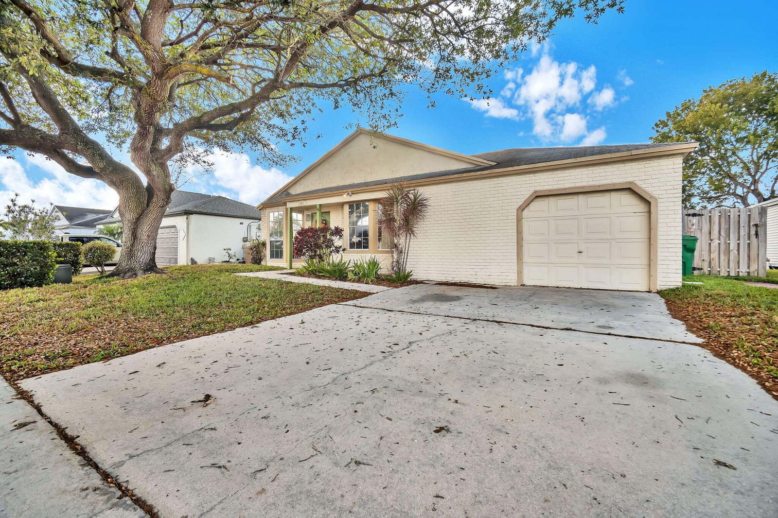 1011 SW 134th Avenue, Davie, FL 33325 photo 2