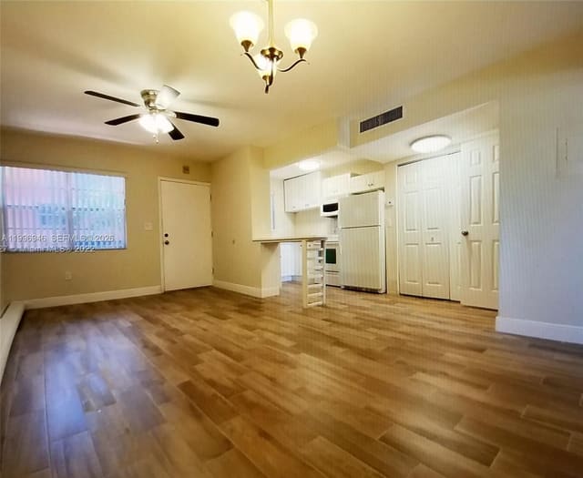12500 NE 5th Avenue 309, North Miami, FL 33161