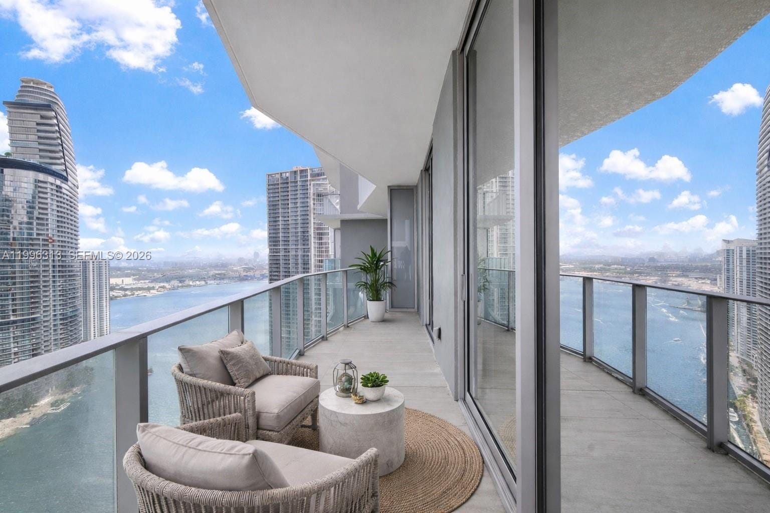 77 SE 5th Street 4206, Miami, FL 33131 photo 18