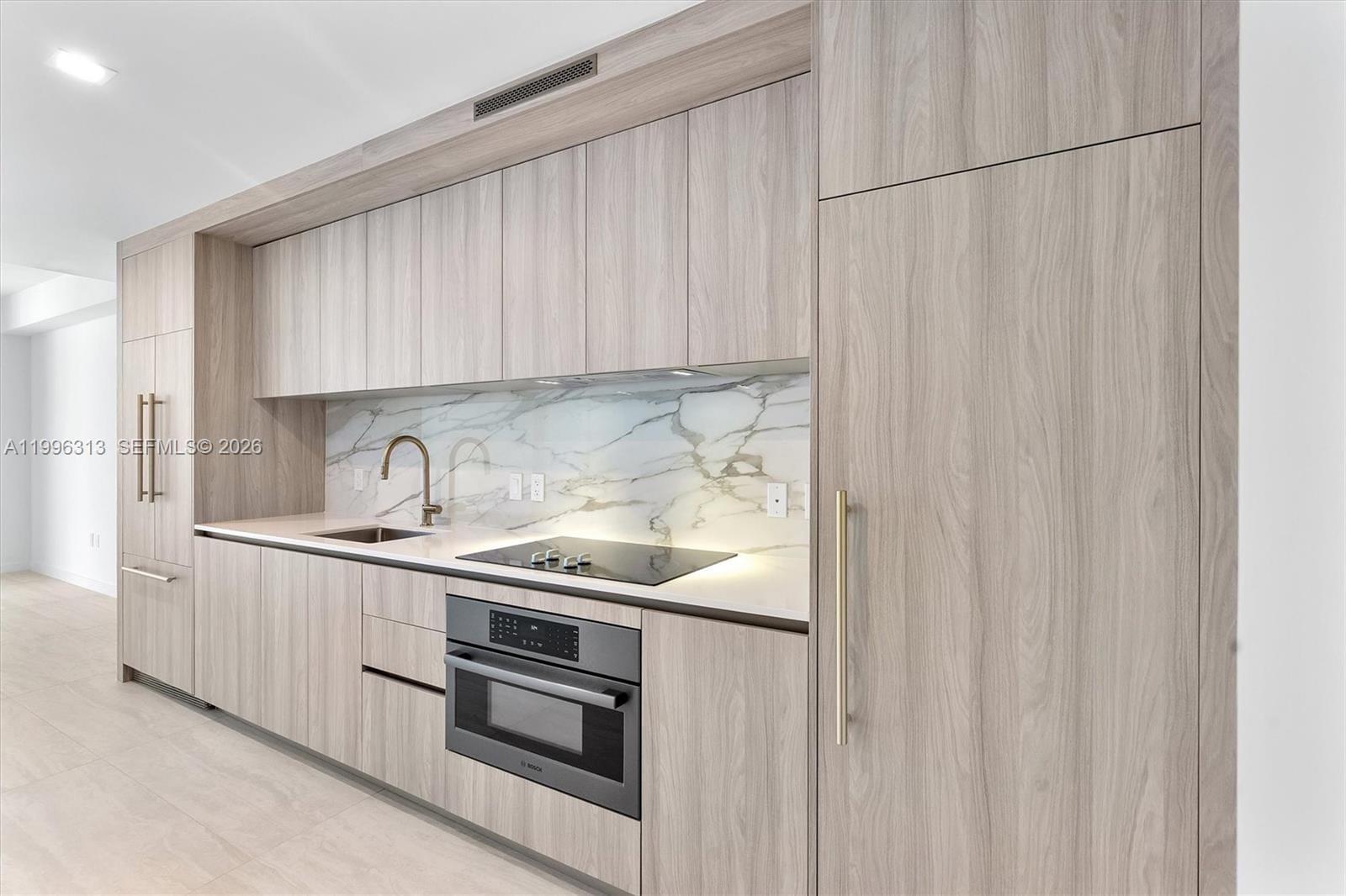 77 SE 5th Street 4206, Miami, FL 33131 photo 9