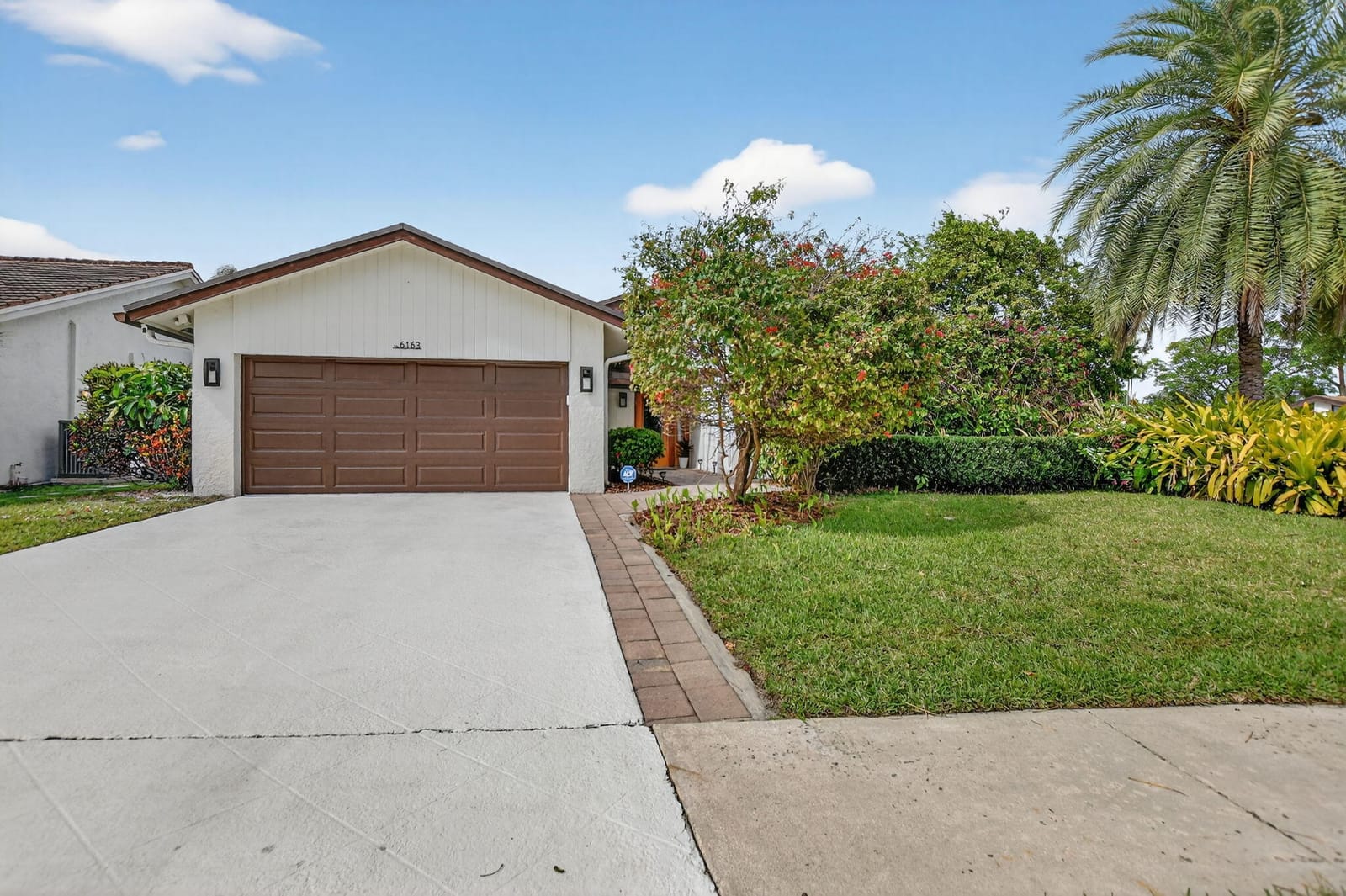 6163 Amberwoods Drive — photo 2