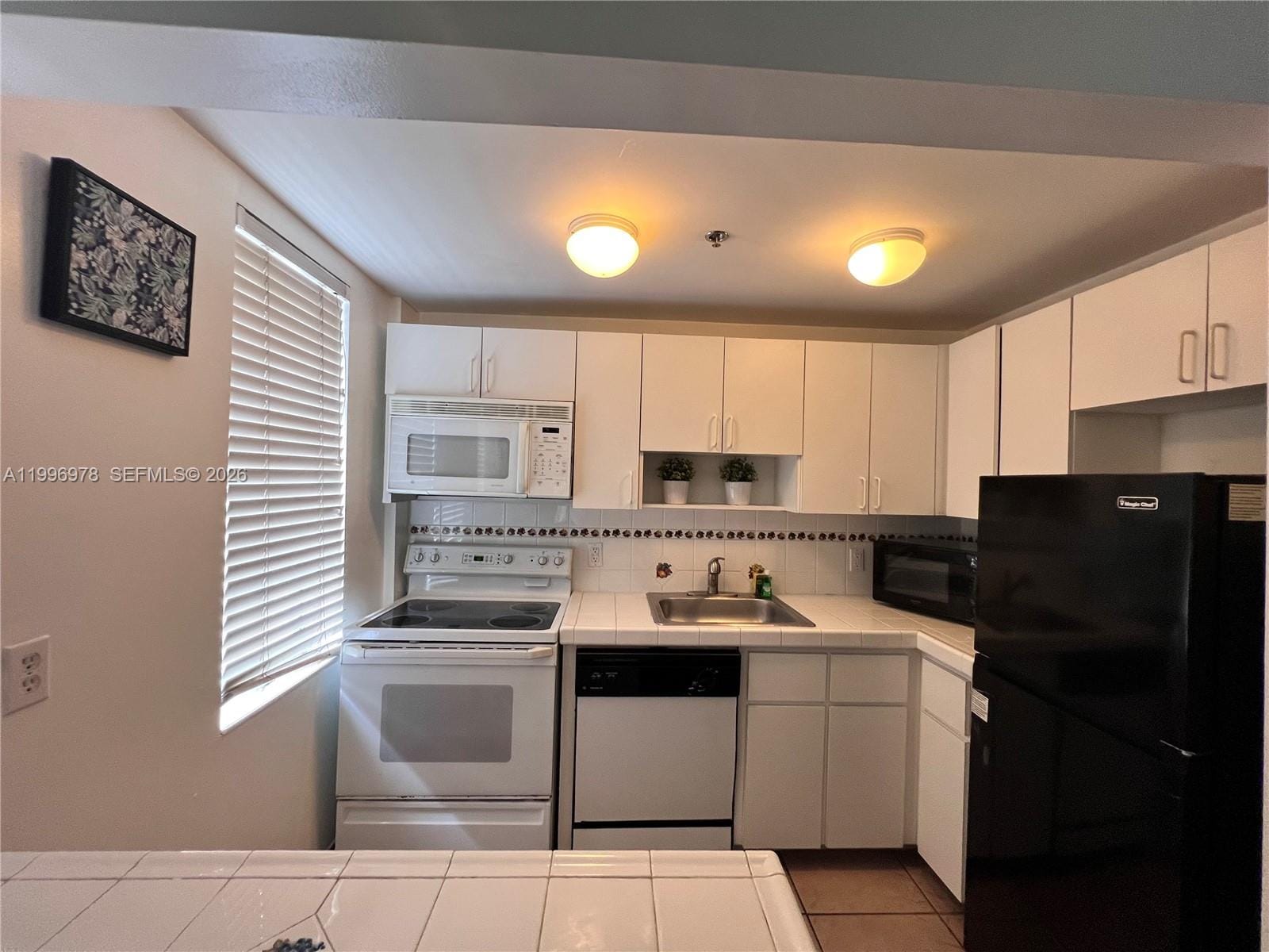 918 Ocean Drive 302 — photo 6