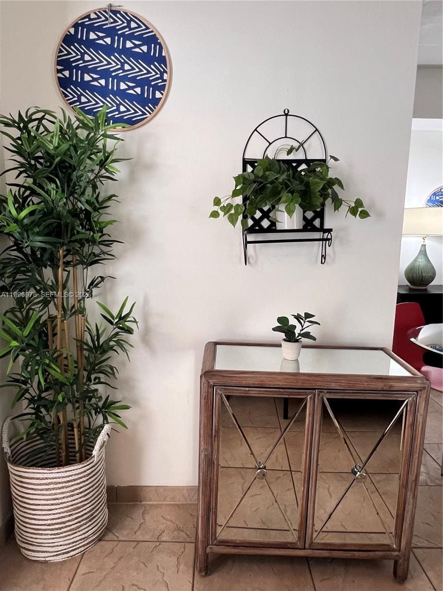 918 Ocean Drive 302 — photo 9