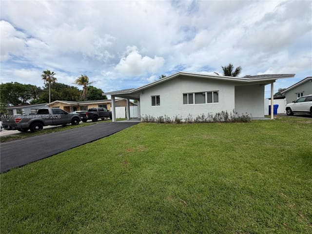 2241 N 62nd Avenue, Hollywood, FL 33024