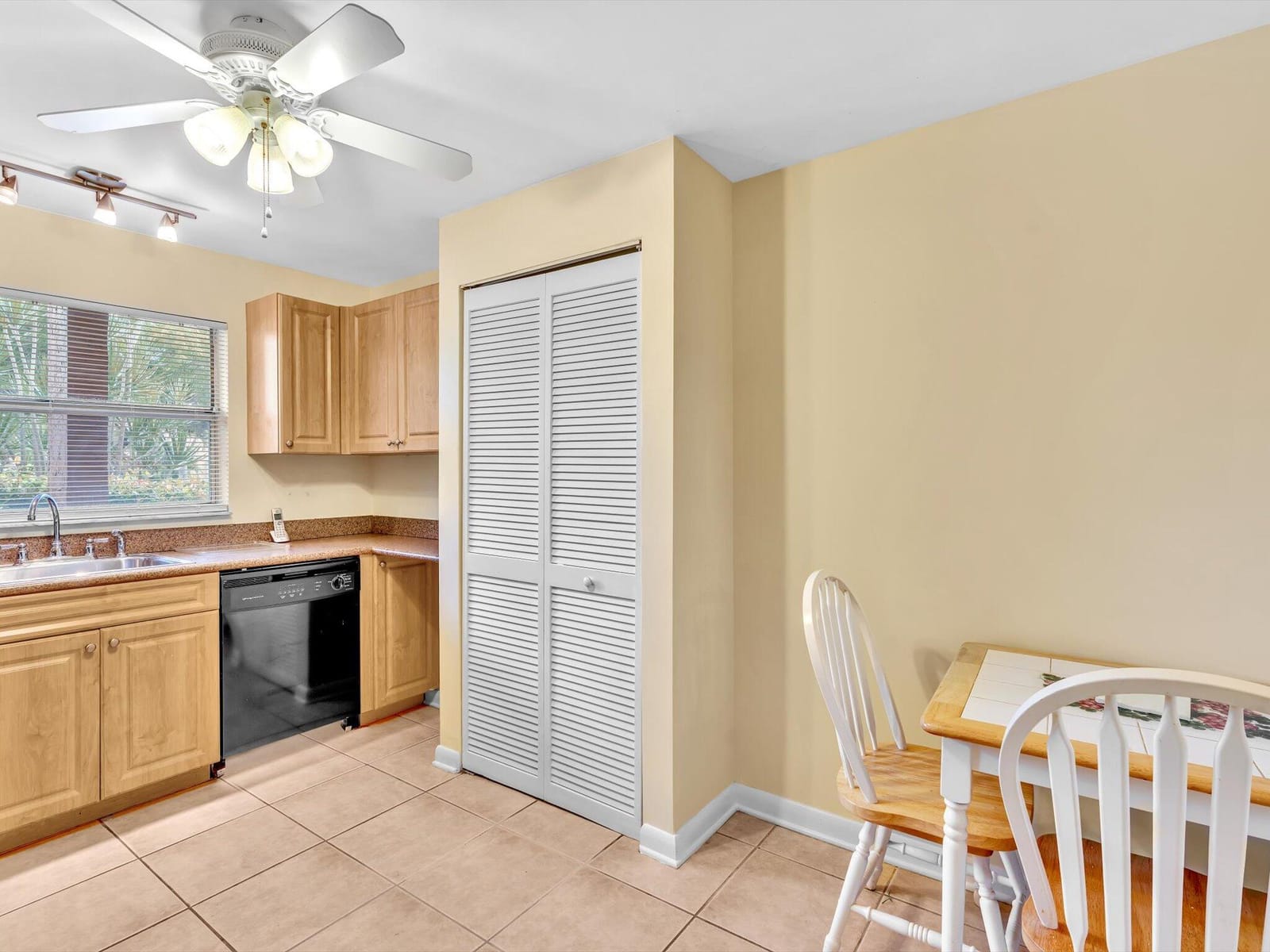 9301 Sunrise Lakes Boulevard, Sunrise, FL 33322 photo 18