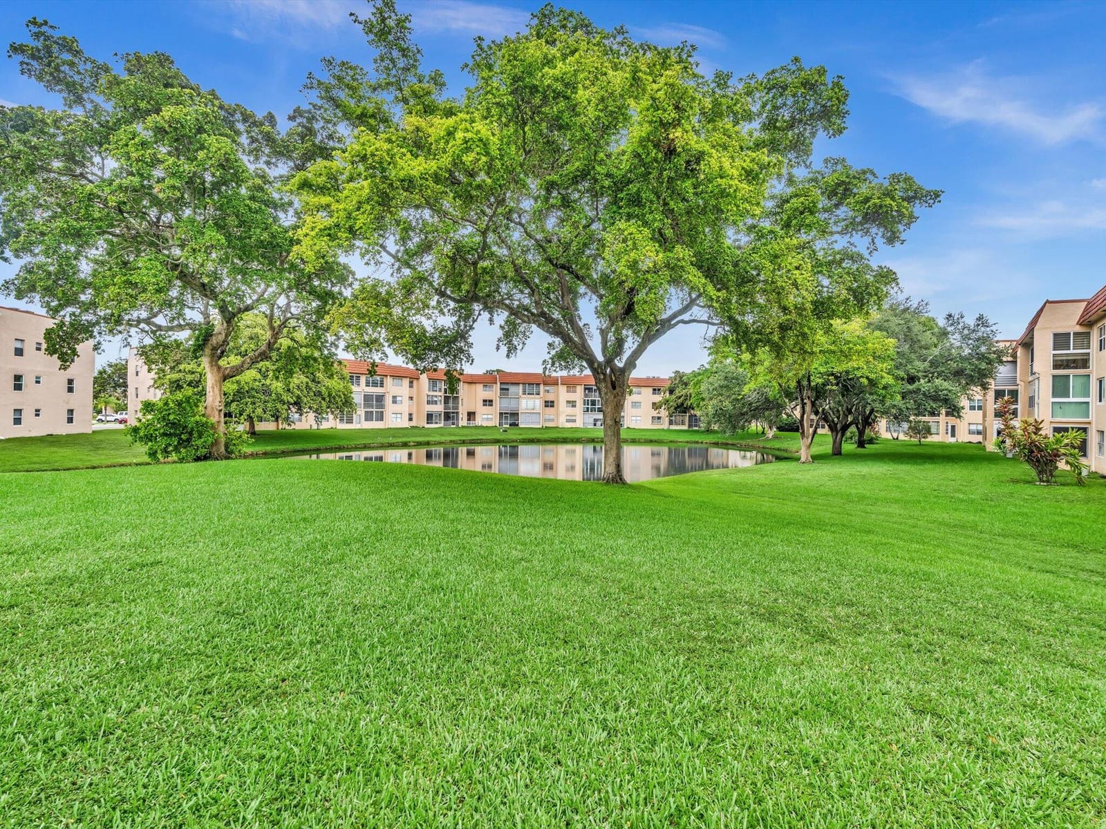 9301 Sunrise Lakes Boulevard — photo 5