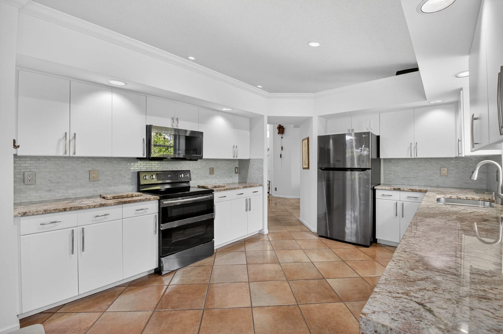 11590 Creekside Drive — photo 10