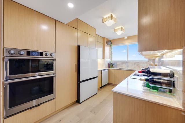 333 Sunset Drive 505, sold in Four Seasons Condo, Fort Lauderdale, FL