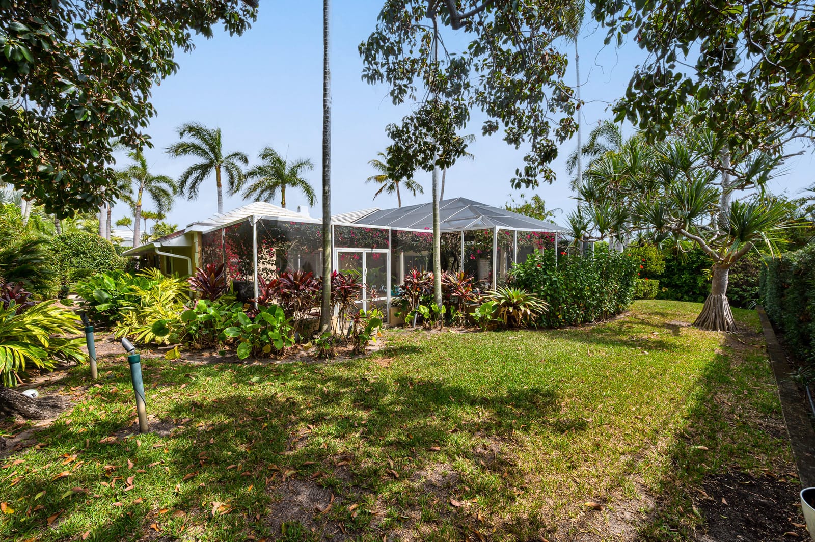 280 Tradewind Drive — photo 10