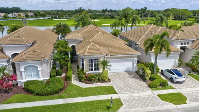6935 Fairway Lakes Drive, Boynton Beach, FL 33472