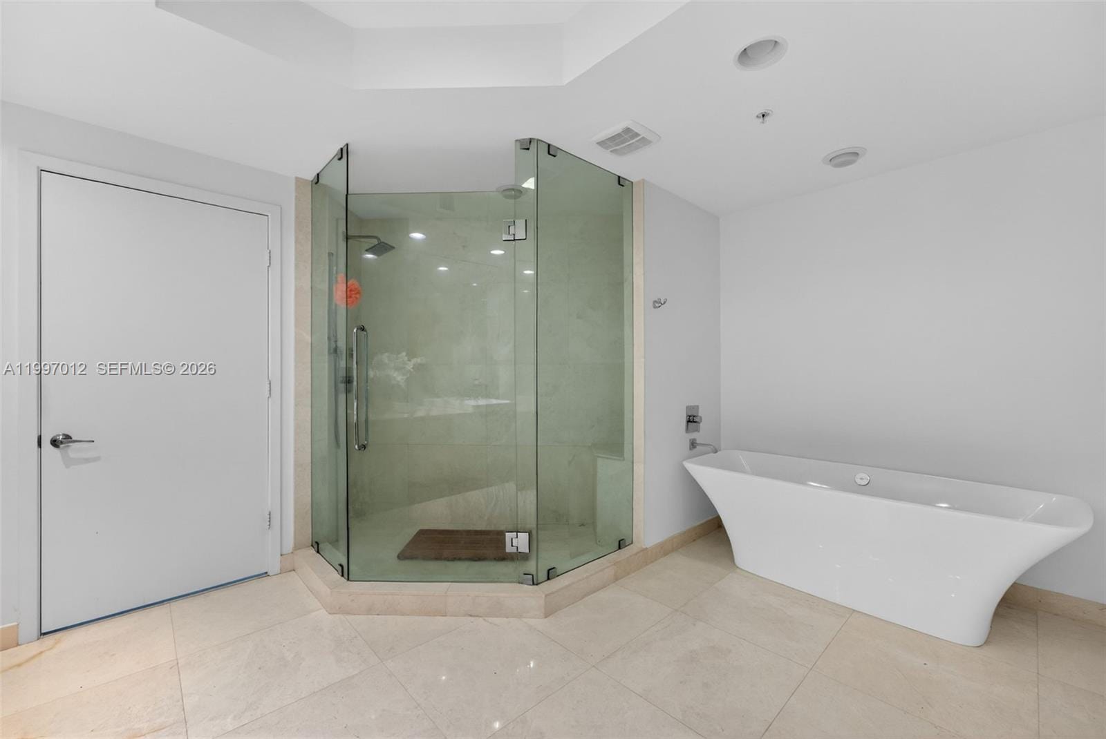 17301 Biscayne Boulevard 1401 — photo 12
