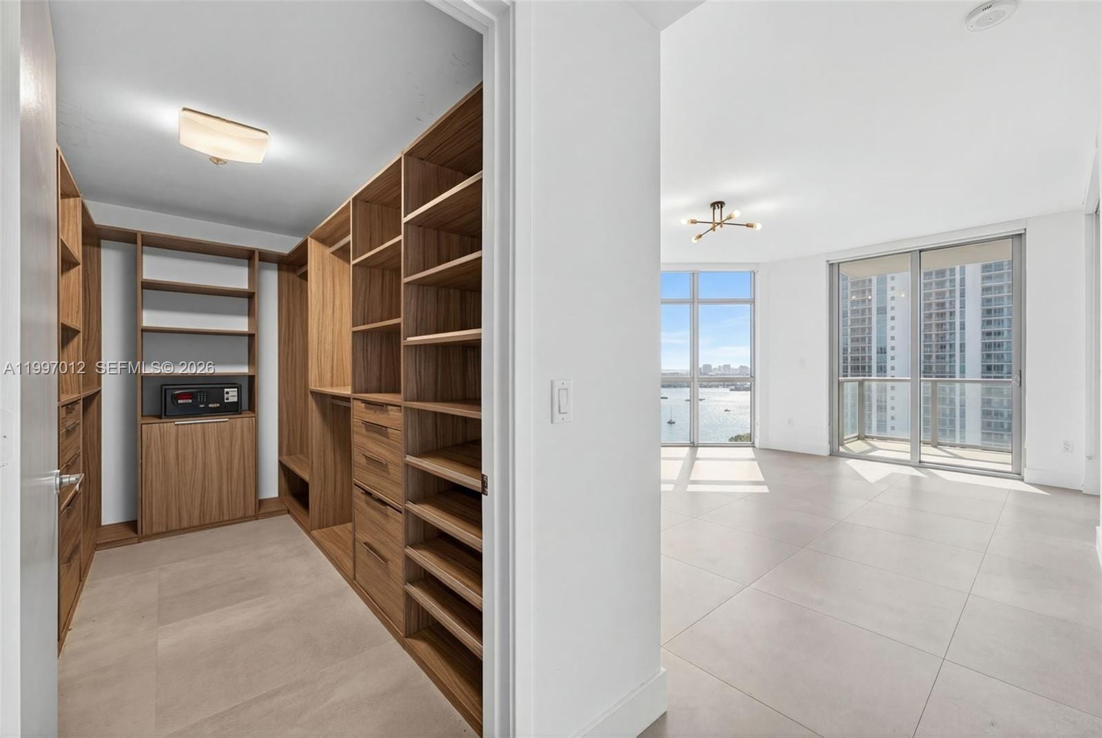 17301 Biscayne Boulevard 1401, North Miami Beach, FL 33160 photo 13