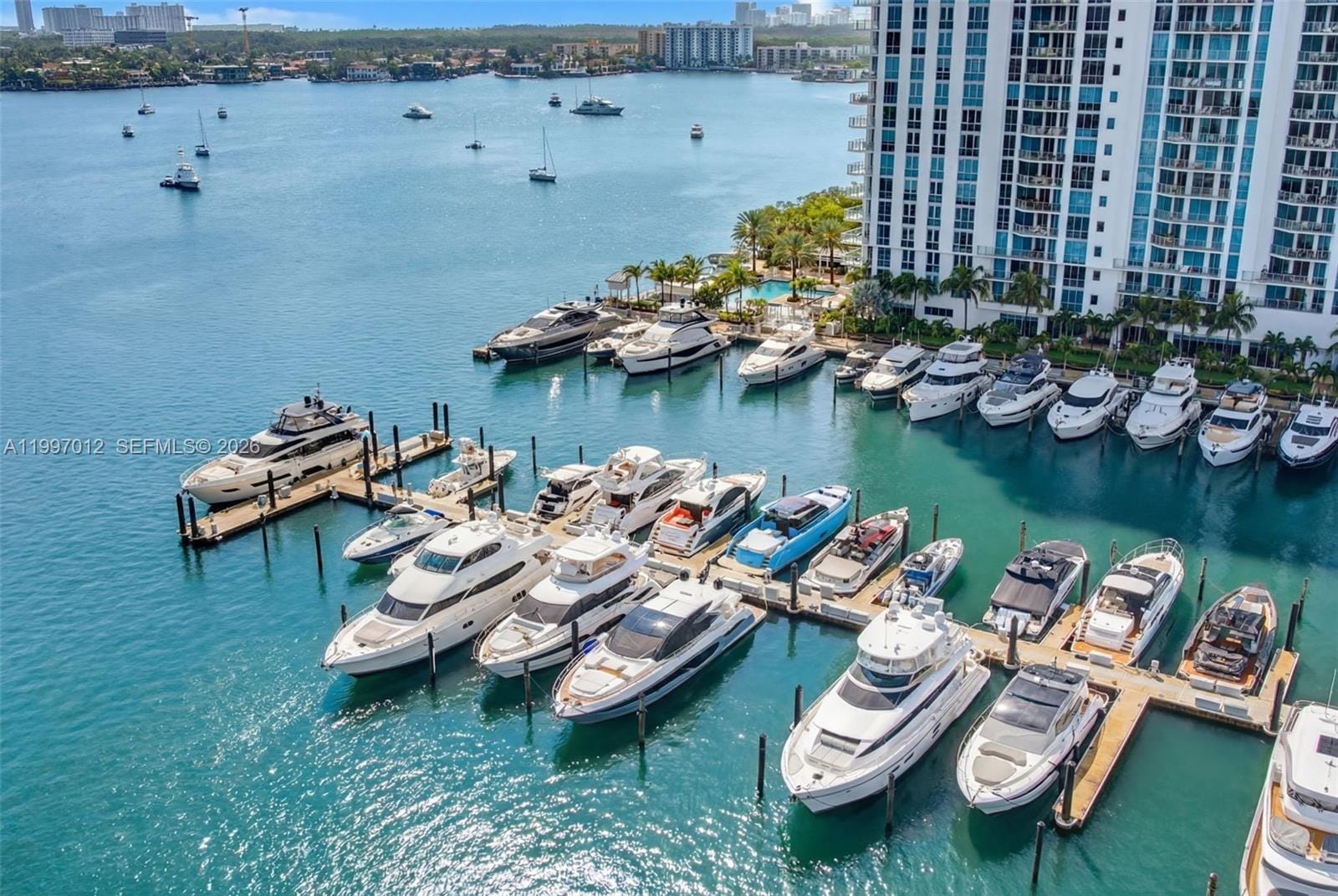 17301 Biscayne Boulevard 1401, North Miami Beach, FL 33160 photo 18