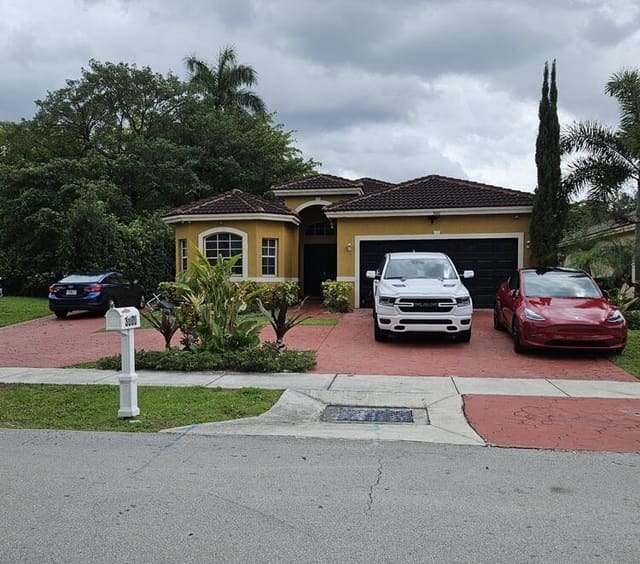 3000 NW 10th Court, sold in Roosevelt Gardens, Fort Lauderdale, FL