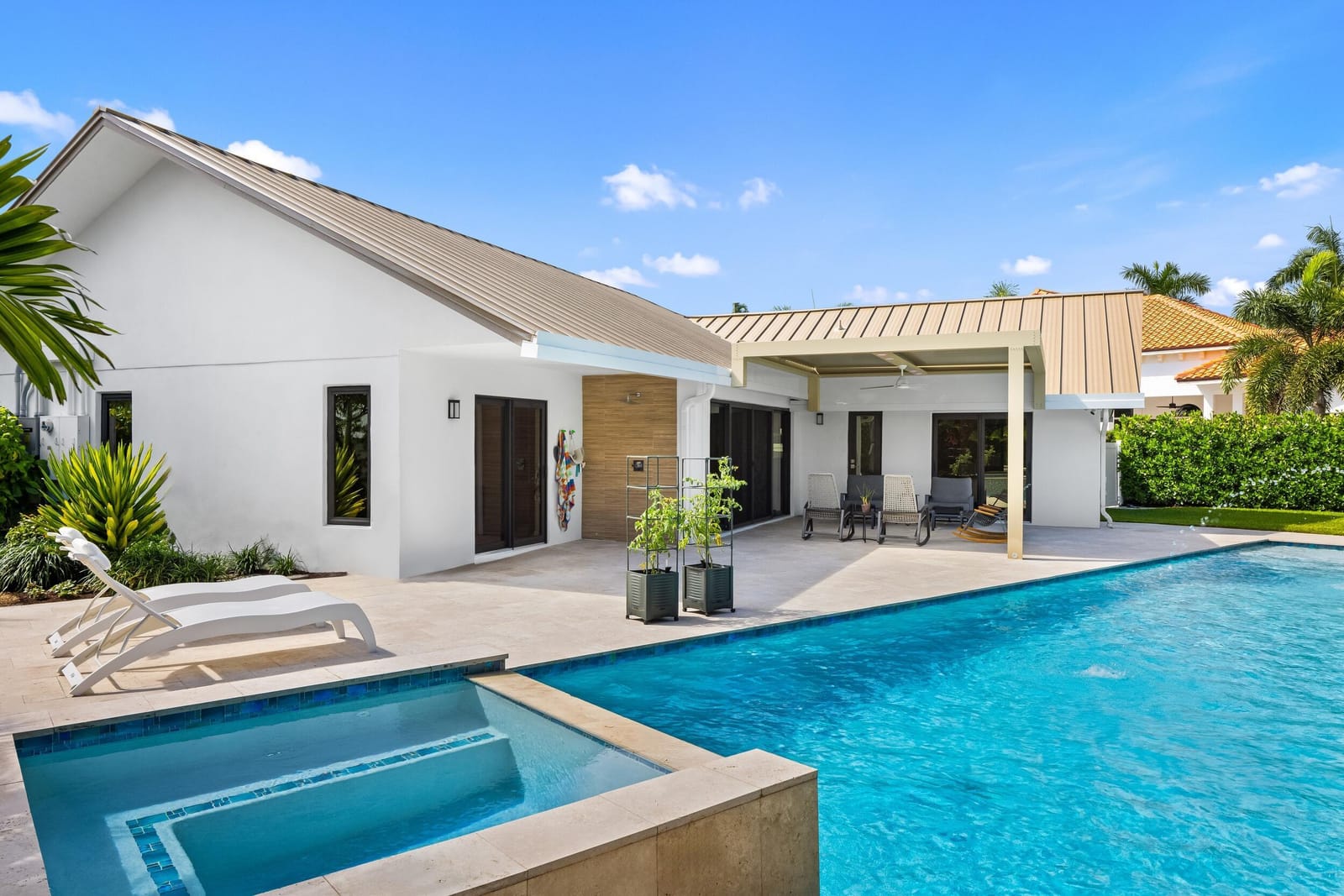 843 NE Mulberry Drive, Boca Raton, FL 33487 photo 2