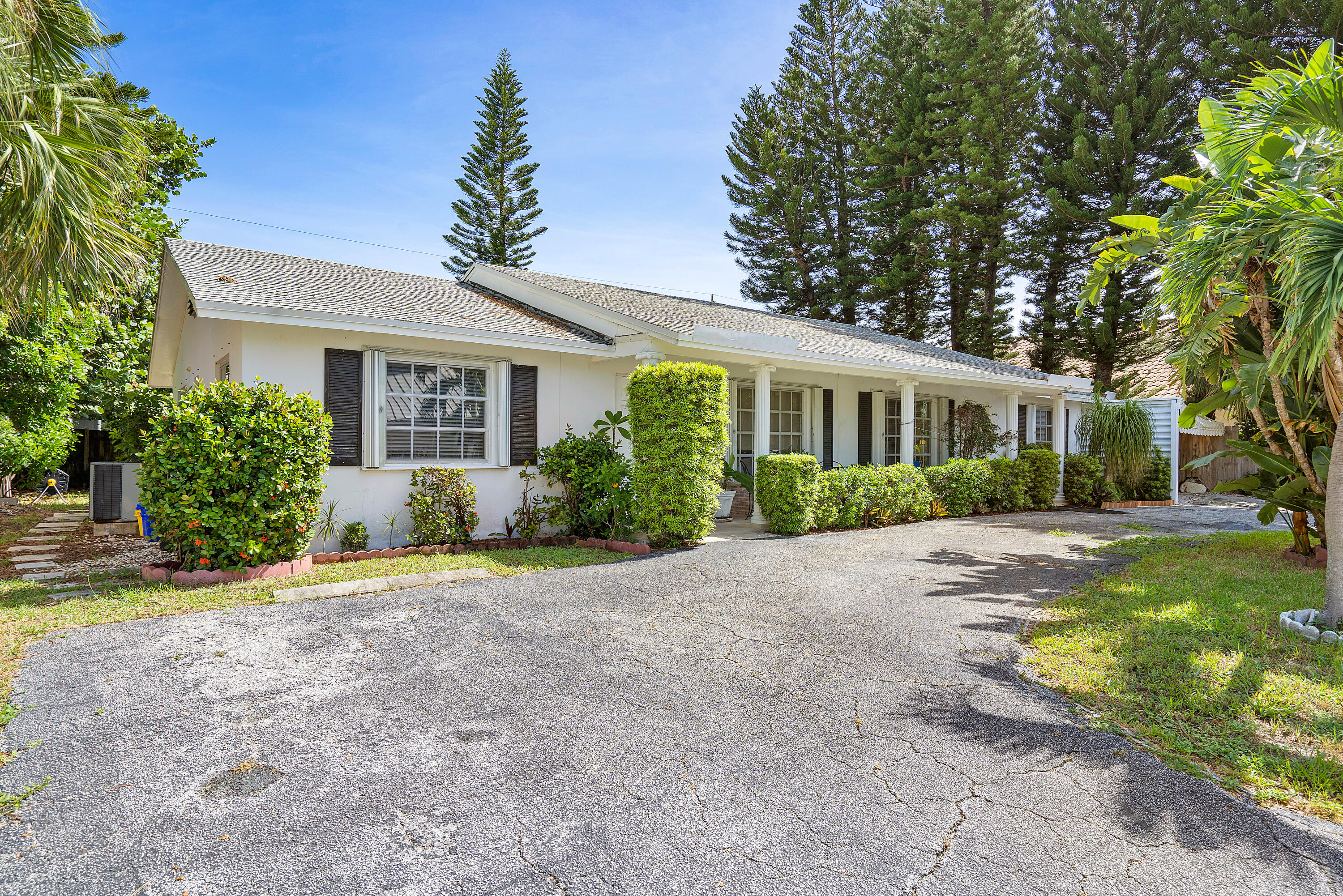 11 Sailfish Lane, Ocean Ridge, FL 33435, Ocean Ridge