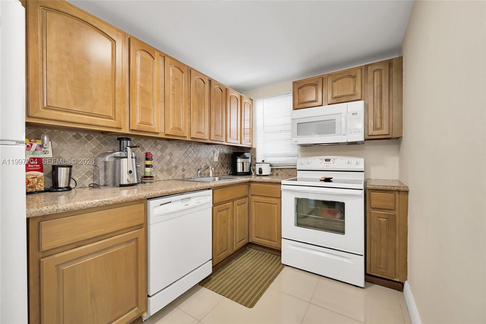 7620 Carlyle Avenue 204, Miami Beach, FL 33141 photo 9