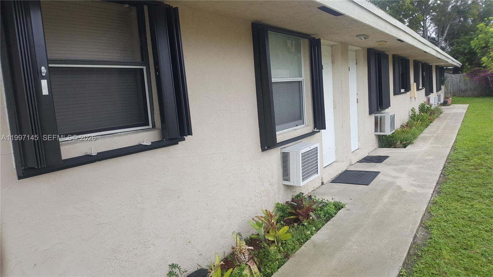 237 SW 5th Street, Deerfield Beach, FL 33441 photo 2