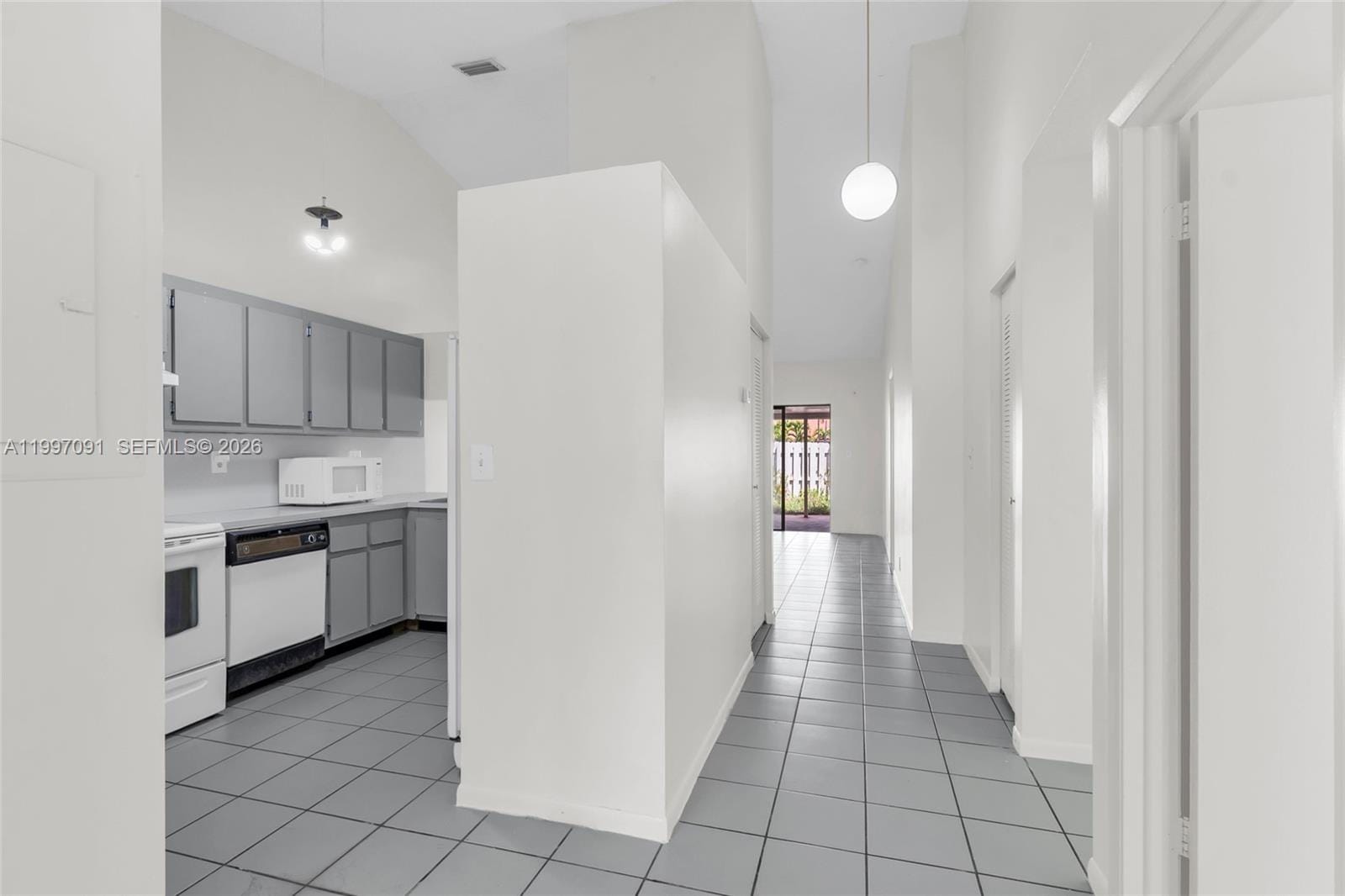 6323 SW 147th Place Circle, Miami, FL 33193 photo 9