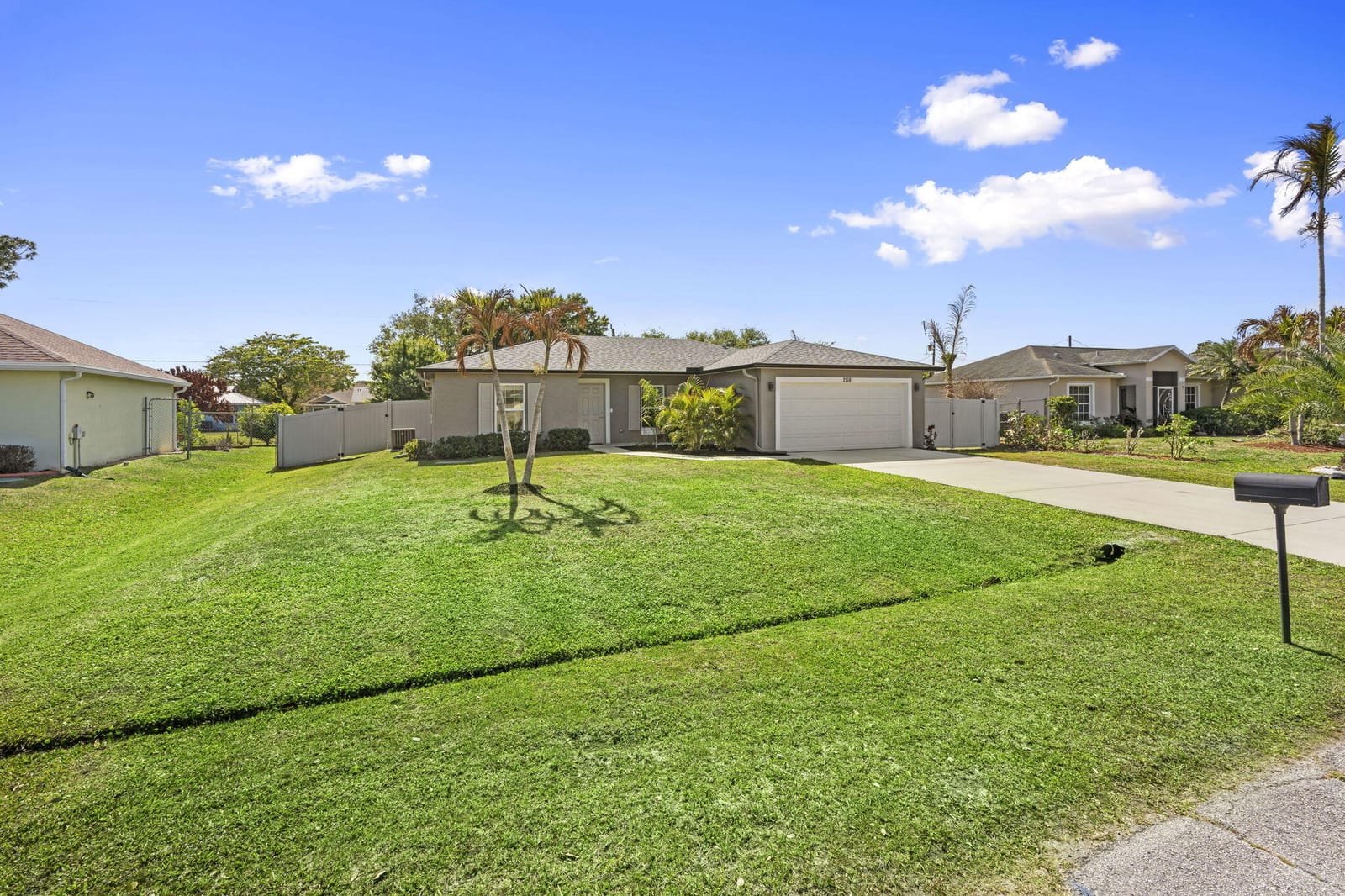 2118 SE Genoa Street — photo 3