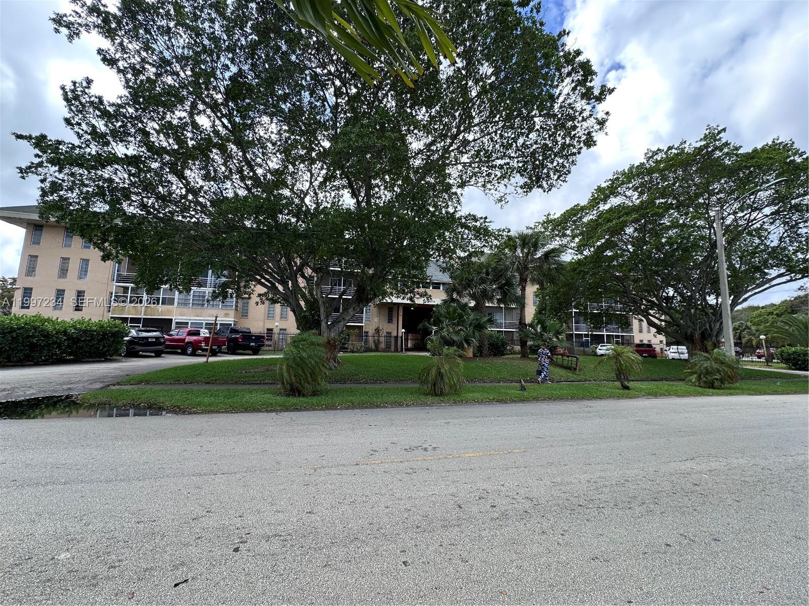 4848 NW 24th Court 412, Lauderdale Lakes, FL 33313, Lauderdale Lakes