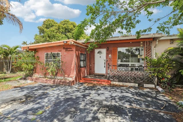 1611 NE 42nd Court, Pompano Beach, FL 33064