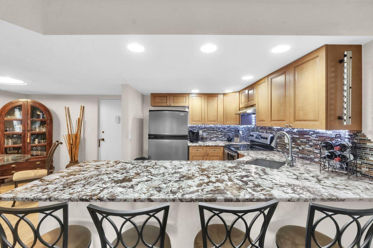 3004 NE 5th Terrace 108c, Wilton Manors, FL 33334 photo 8