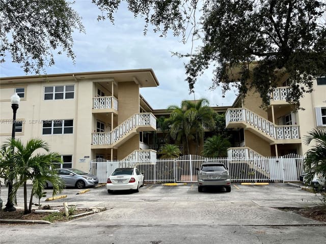 1958 Monroe Street 203, Hollywood, FL 33020