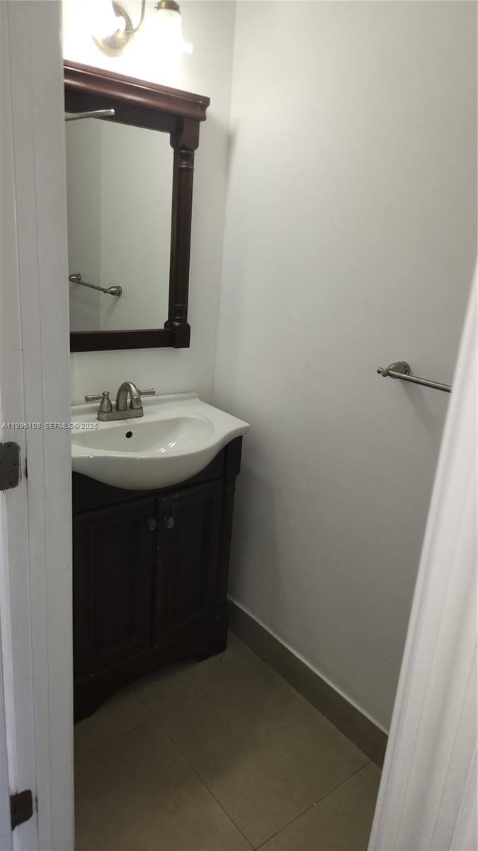 210 E Palm Circle E, Pembroke Pines, FL 33025 photo 11
