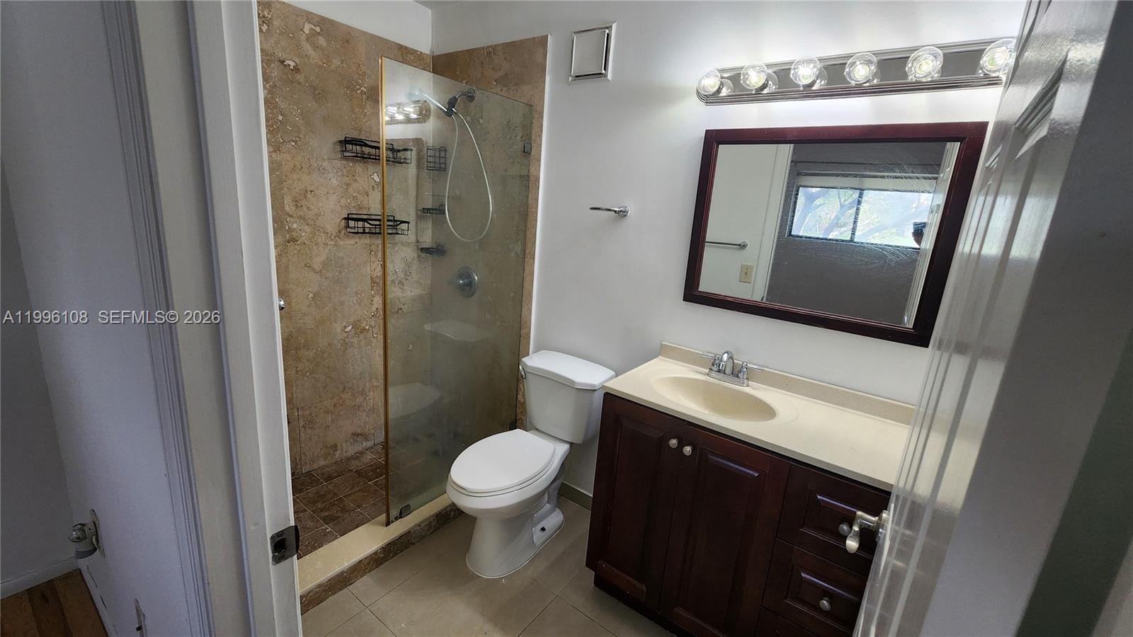 210 E Palm Circle E, Pembroke Pines, FL 33025 photo 17