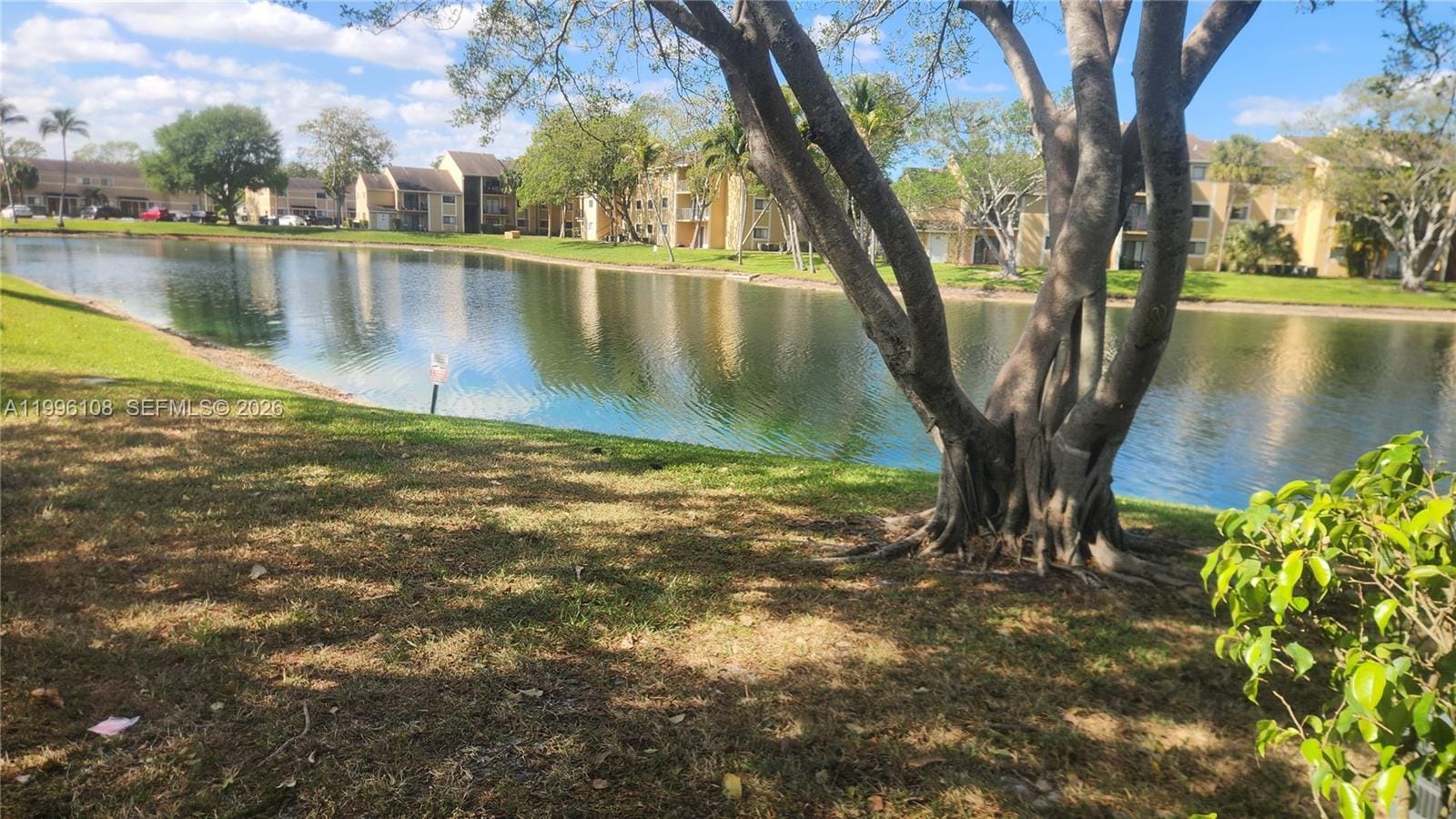 210 E Palm Circle E, Pembroke Pines, FL 33025 photo 5