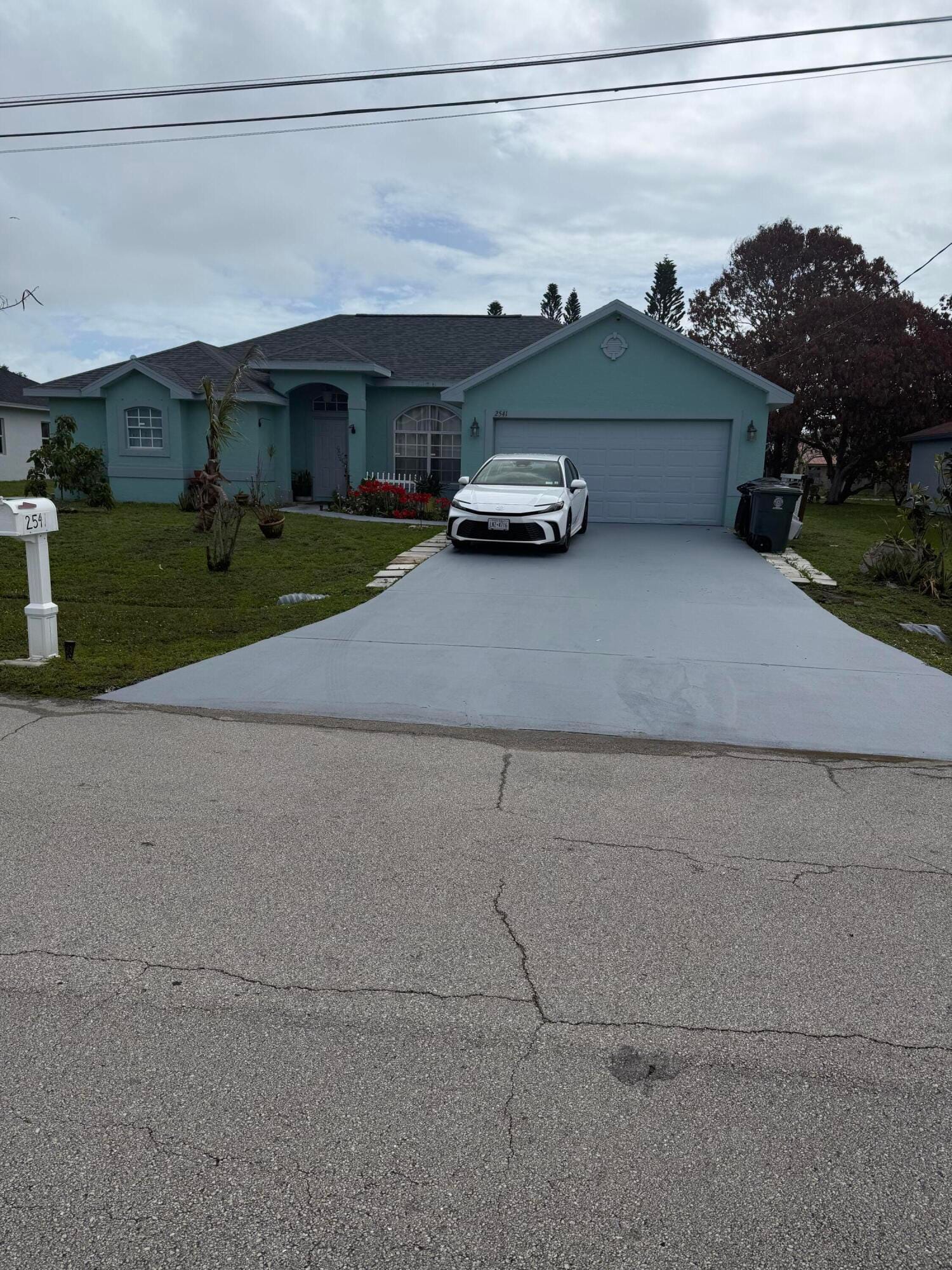 2541 SE Rock Springs Drive — photo 3