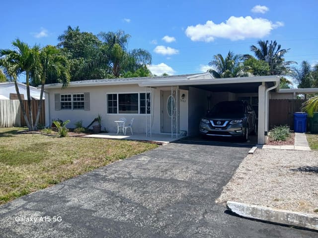 5882 Winfield Boulevard, sold in North Margate, Margate, FL