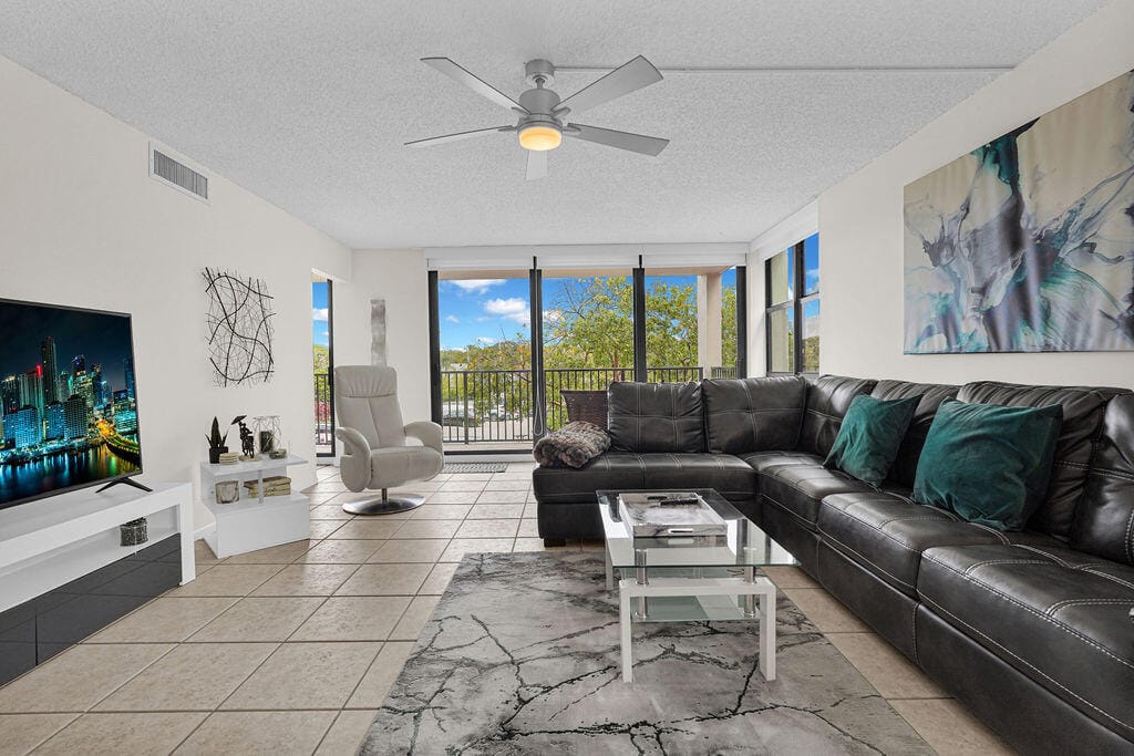1101 River Reach Drive 209 — photo 2